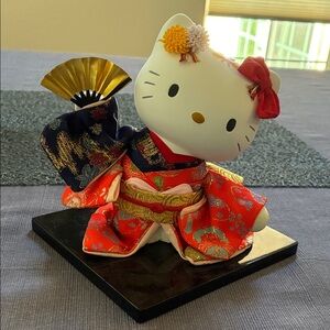 Sanrio Hello Kitty in Vibrant Kimono with Gold Fan